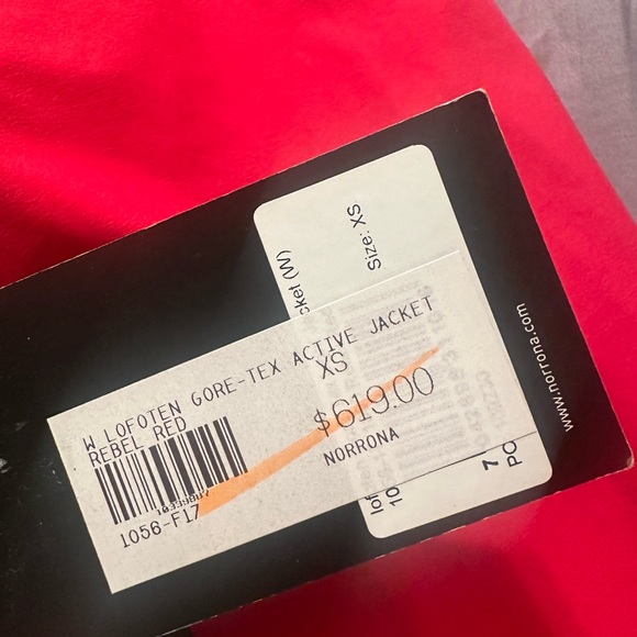 New with tags norrona lofoten gore tex red jacket XS - Picture 7 of 7